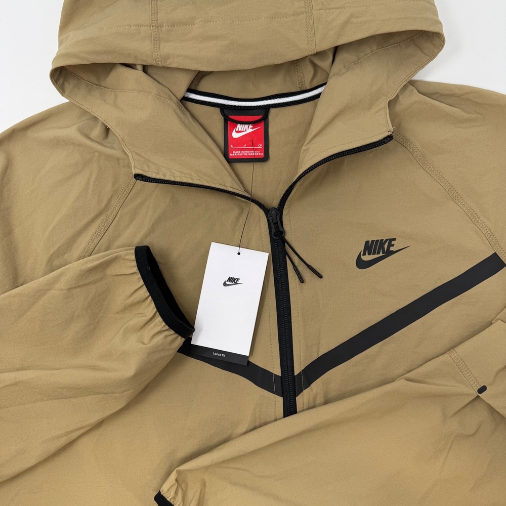 Nike Sportswear Tech Woven Windrunner Hooded Tan Jacket Mens Small HM151 297 NEW
